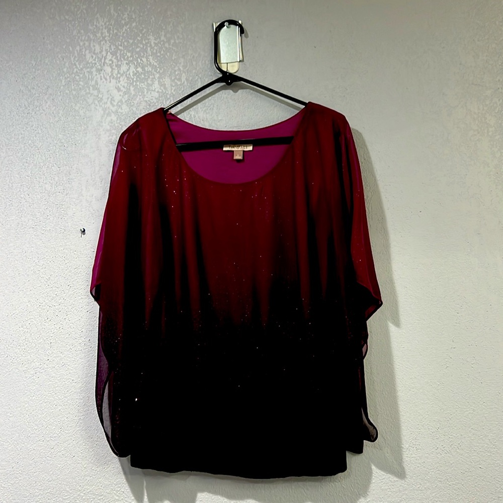 Toz & Ali women’s pull-over blouse with band, black & mulberry colors, size L,